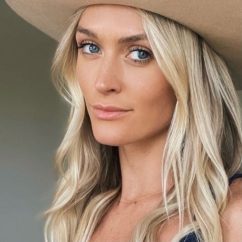 Julia McGuire, Fashion creator